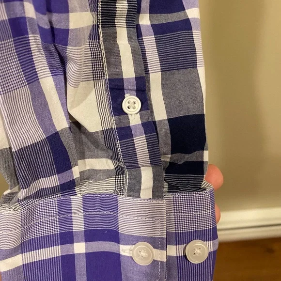 Express button down - Picture 3 of 5